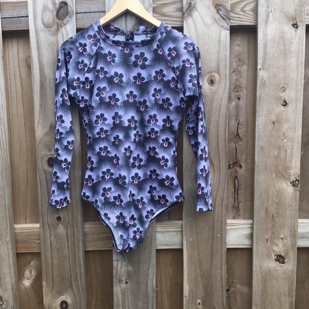 Womens rash guard